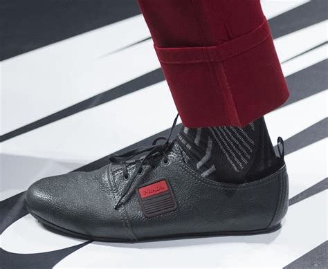 prada uomo scarpe 2018|scarpe prada donna.